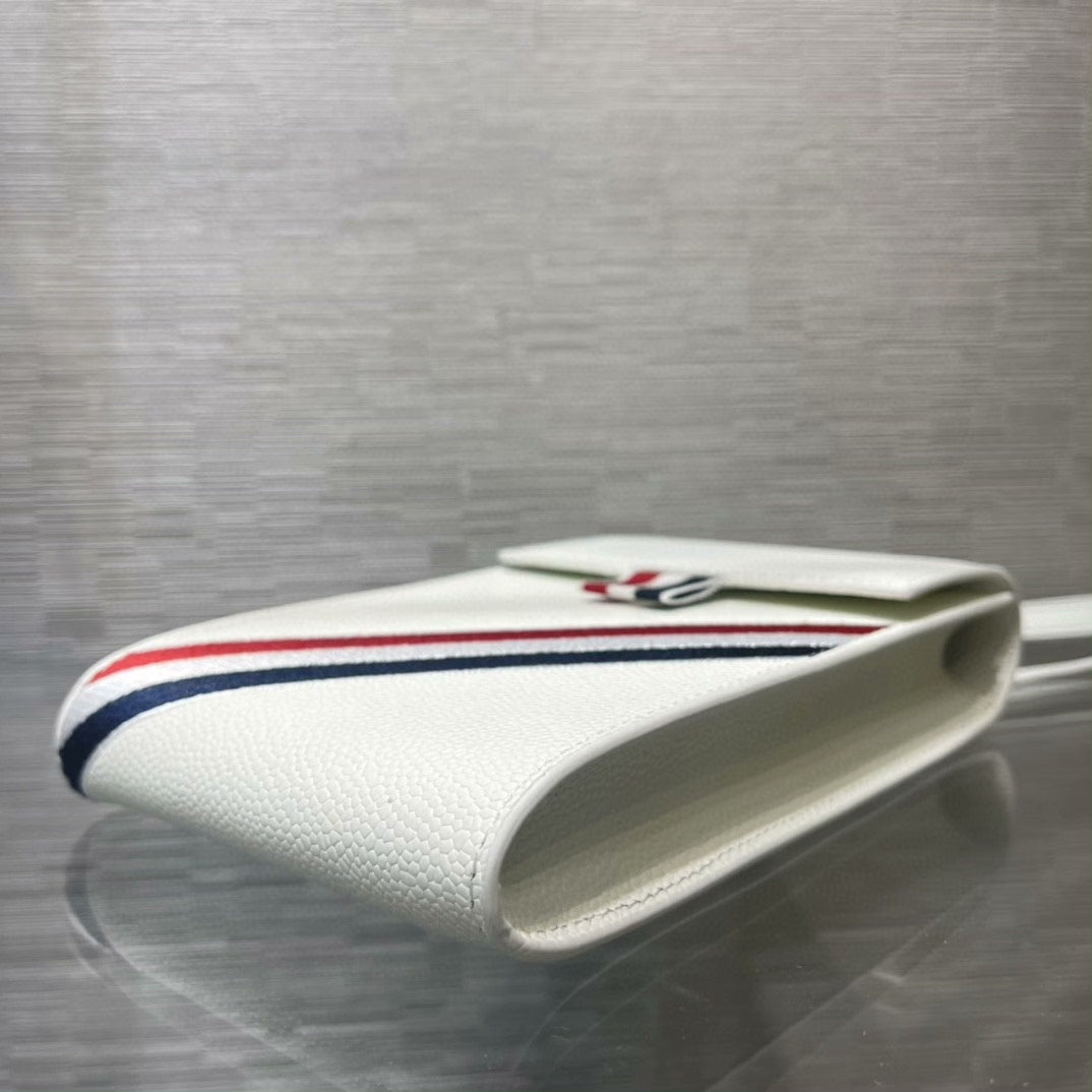 Slash pattern mobile phone bag