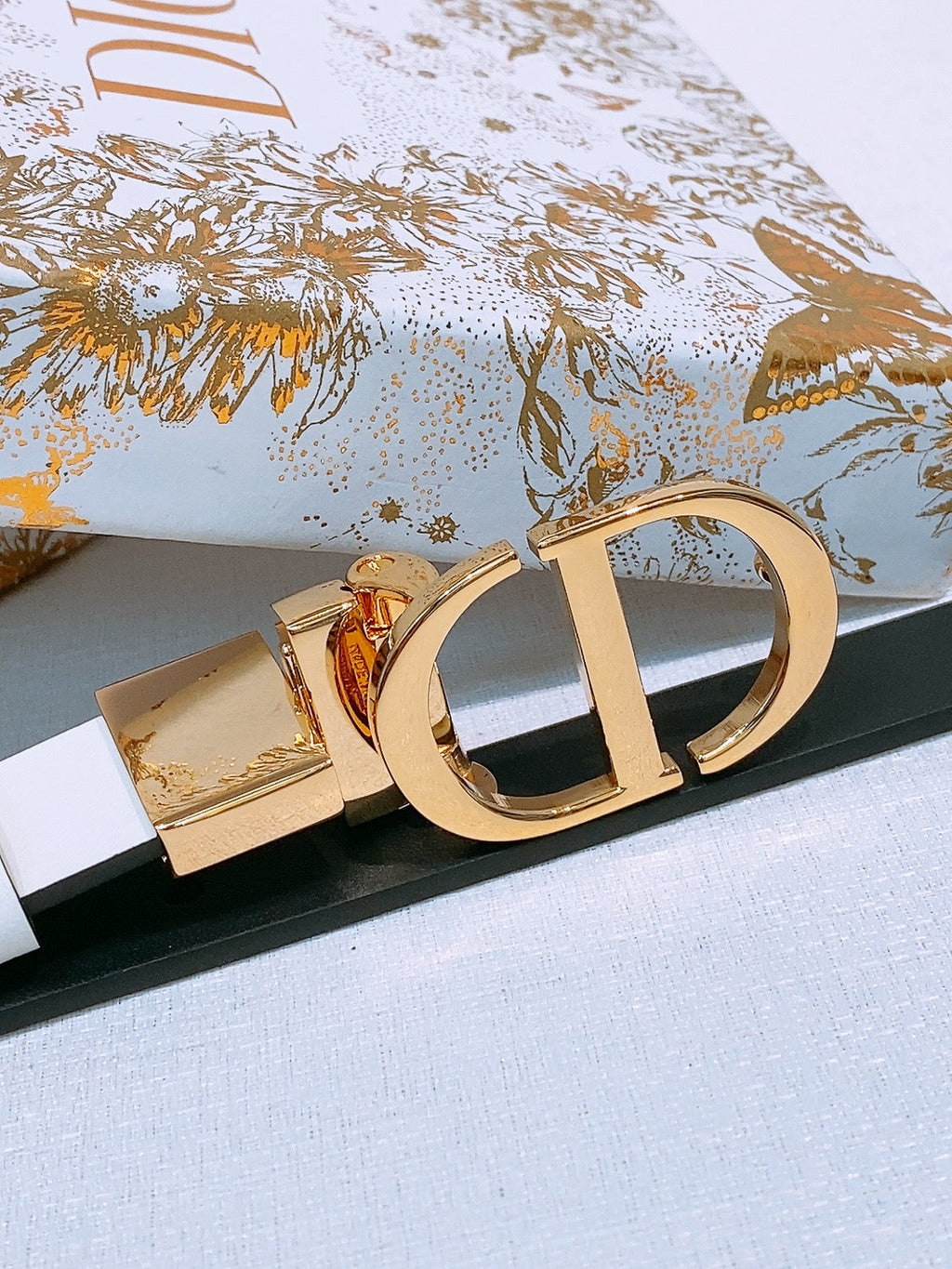 DIOR 25S BELT 20 MM IN LIGHT BLUE GREY CALFSKIN 572897
