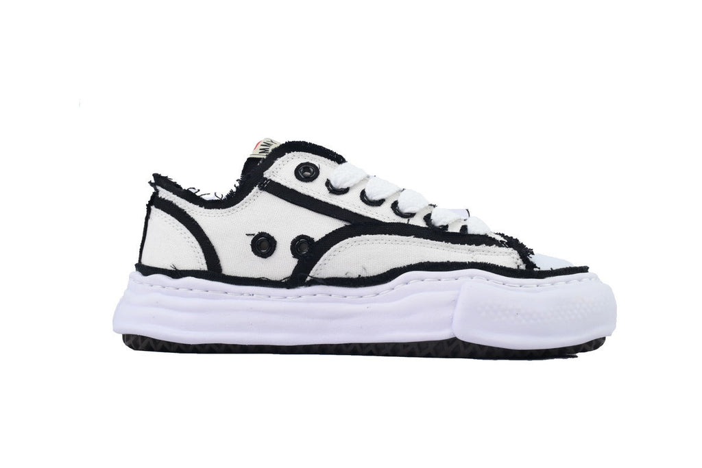 Maison Mihara Yasuhiro Peterson Low Original Sole Overhangin White NO.733 A09FW721
