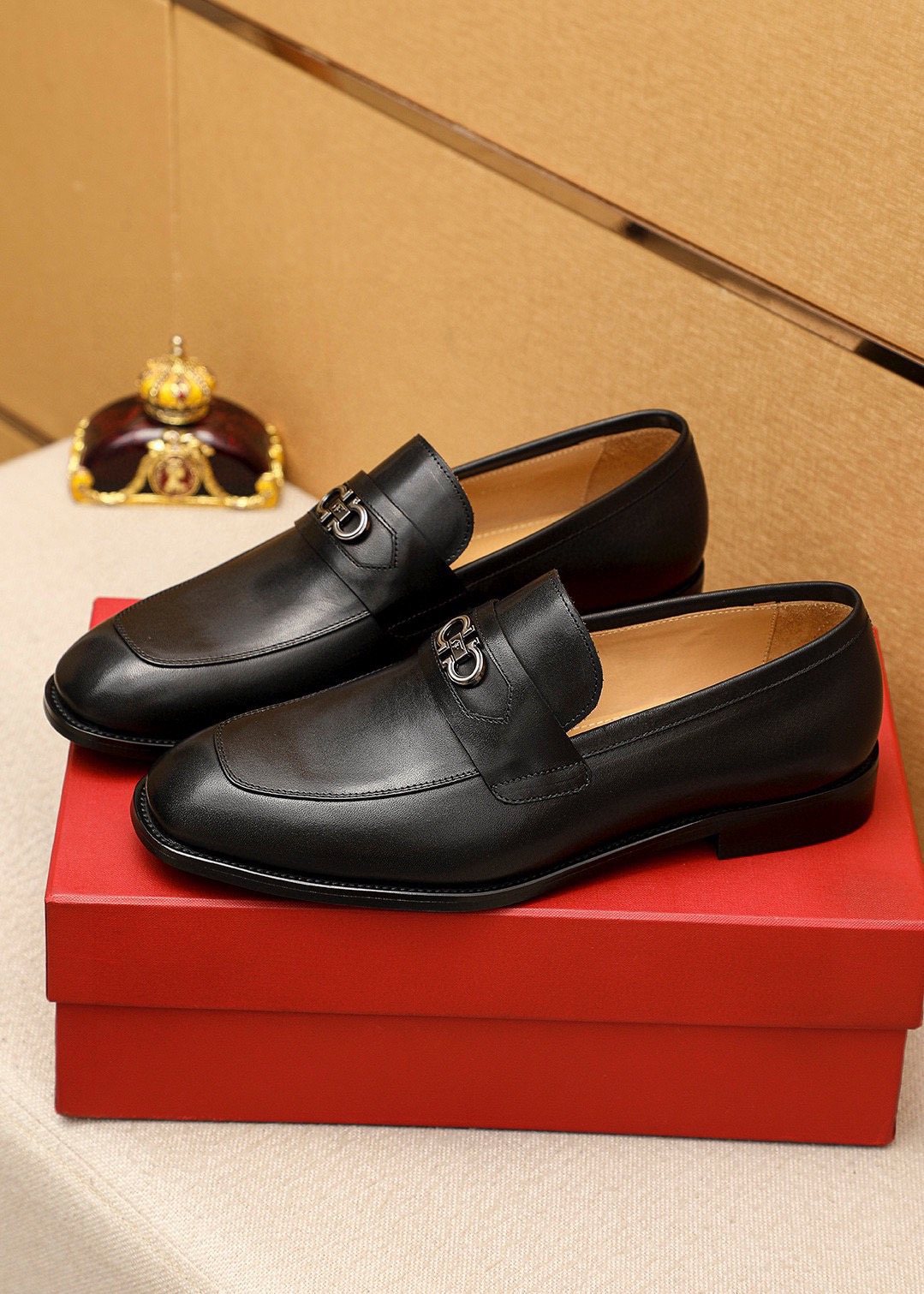 Ferragamo Black Metal Hardware Loafers